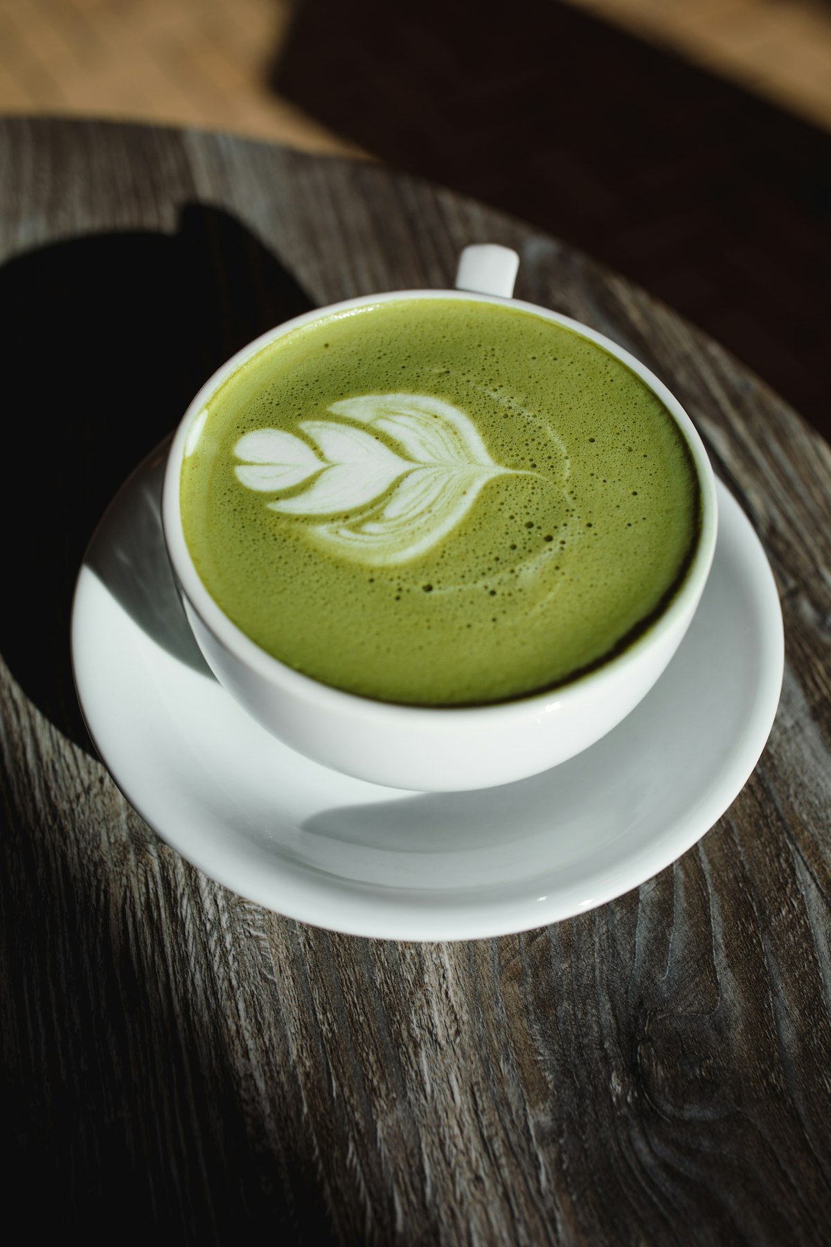 ラテアートの抹茶ラテ